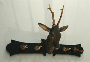 Picture of wall clothes hanger with roe deer