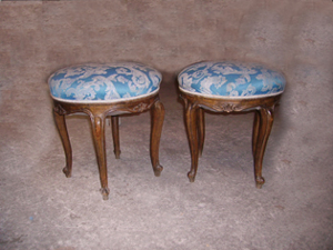Picture of 2 little stools