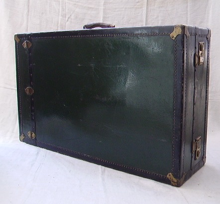 Picture of Mini Wardrobe steamer trunk n° 301