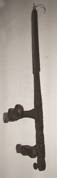 Picture of wall clothes hanger end of 1700