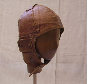 Picture of leather helmet n° 2