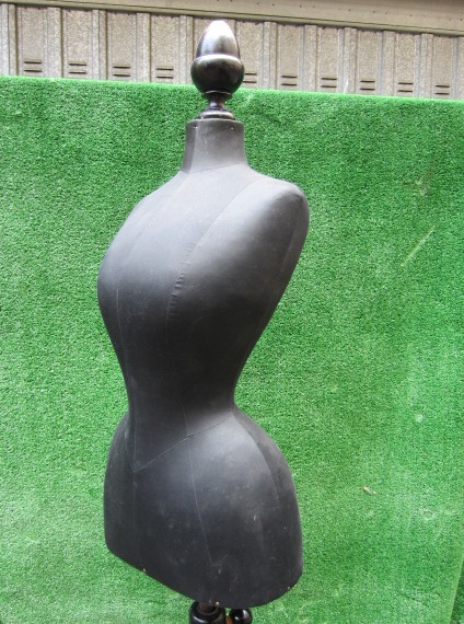 Picture of black tailor's dummy 1800 n° 10