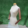 Picture of white tailor's dummy with wooden arms n°13