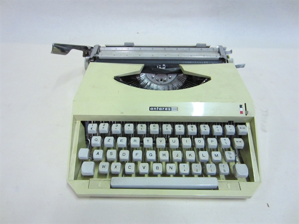 Picture of Antares Capri typewriter 