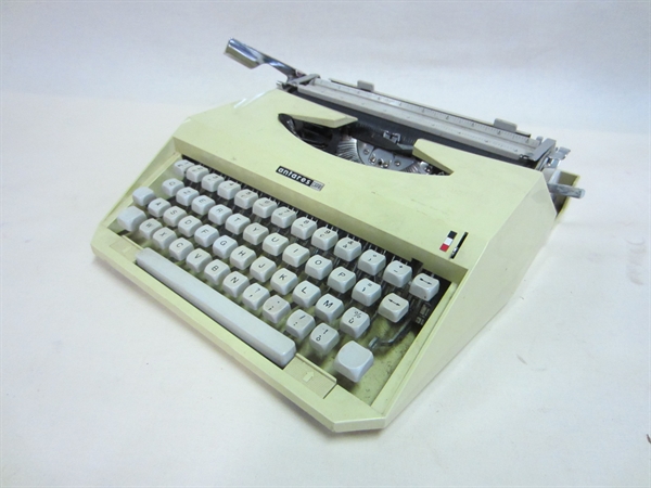 Picture of Antares Capri typewriter 
