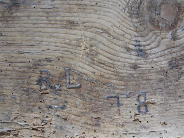 Picture of Wooden trunk n° 206