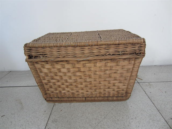 Picture of Wicker trunk n° 7