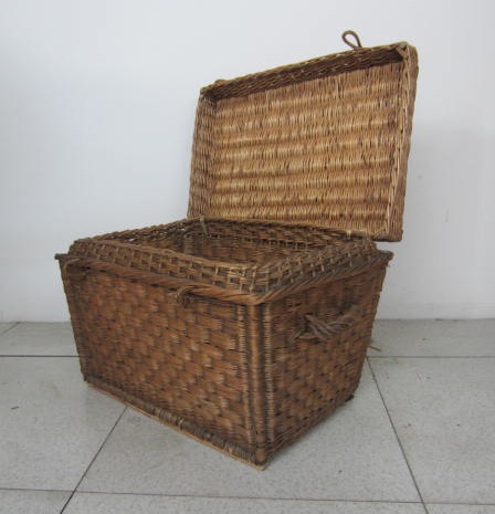 Picture of Wicker trunk n° 8