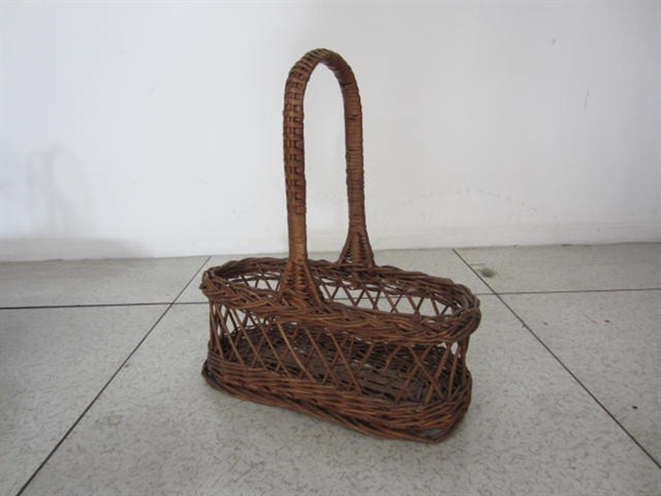 Picture of Basket n° 35 bottle carrier with handle