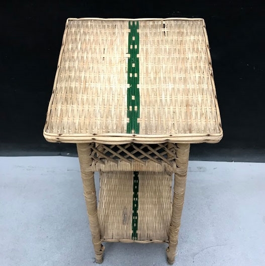 Picture of rattan column with green lines