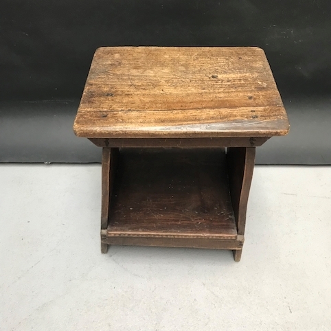 Picture of Piedmontese Fratino stool