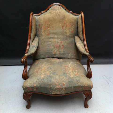 Picture of Louis XV's armchair with footrest 