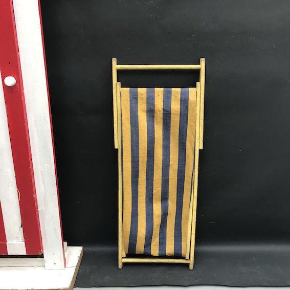 Picture of Blue and yellow child deckchair 