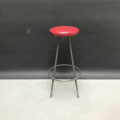 Immagine di Sgabello alto da bar rosso gambe grigie