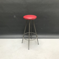 Immagine di Sgabello alto da bar rosso gambe grigie