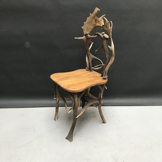 Picture of Chair made with deer and roe deer antlers
