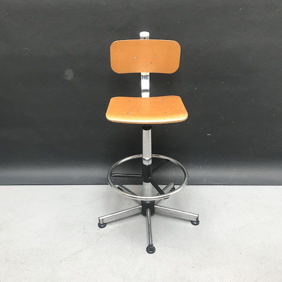 Picture of Adjustable stool with seatback